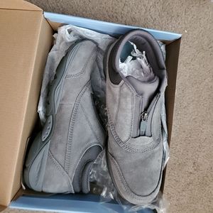 EASY SPIRIT COMFORT SHOES (SIZE 10) LADIES